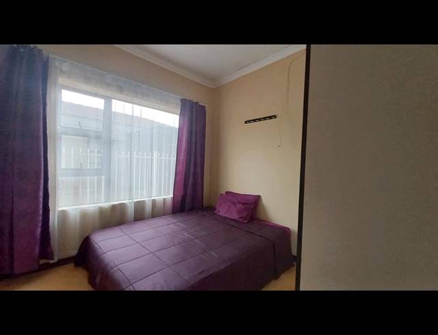 4 BEDROOM HOUSE TO LET IN MANDELA VIEW